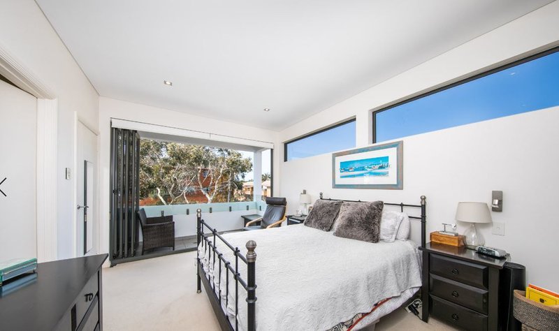 Photo - 1/113 Pacific Parade, Dee Why NSW 2099 - Image 1