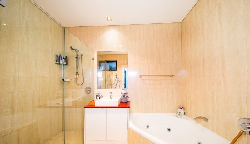 Photo - 1/113 Pacific Parade, Dee Why NSW 2099 - Image 4