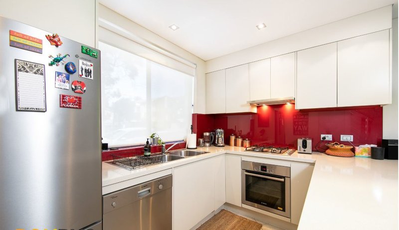 Photo - 1/113 Pacific Parade, Dee Why NSW 2099 - Image 5