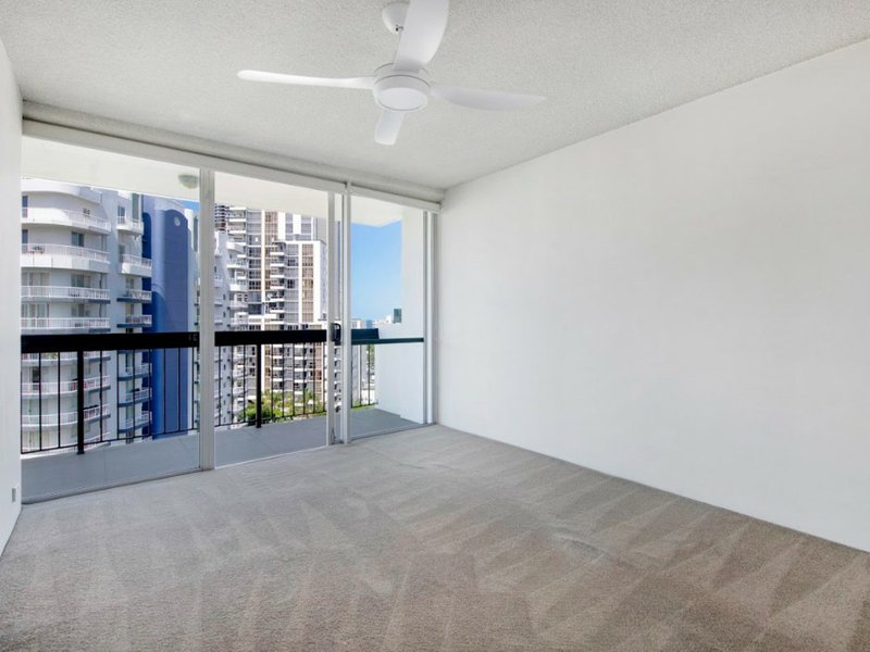 Photo - 111/32 Riverview Parade, Surfers Paradise QLD 4217 - Image 9