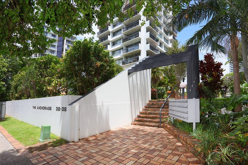 Photo - 111/32 Riverview Parade, Surfers Paradise QLD 4217 - Image 15