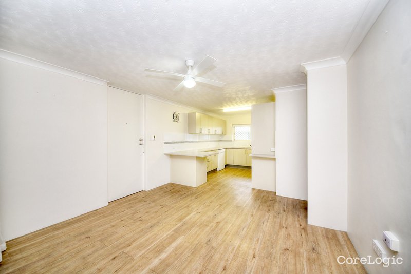 Photo - 11/136 Old Burleigh Road, Broadbeach QLD 4218 - Image 2