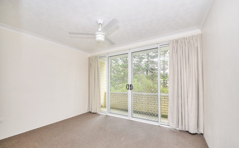 Photo - 11/136 Old Burleigh Road, Broadbeach QLD 4218 - Image 5