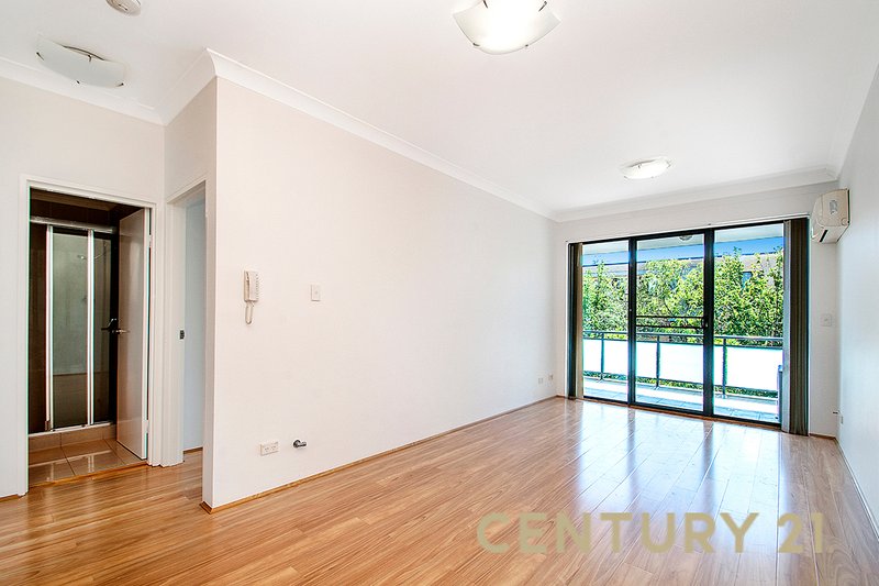 Photo - 11/14-18 Reid Ave , Westmead NSW 2145 - Image 1