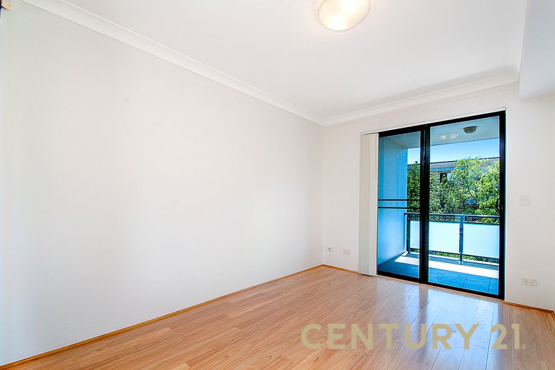 Photo - 11/14-18 Reid Ave , Westmead NSW 2145 - Image 3