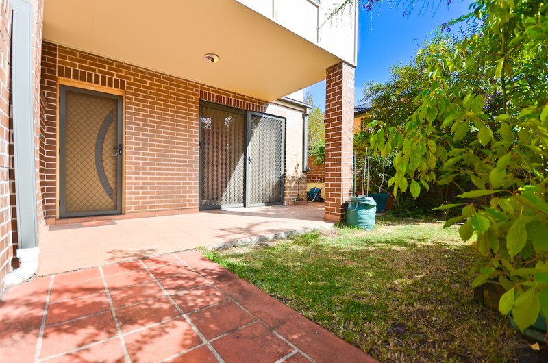 Photo - 11/14-18 Valeria Street, Toongabbie NSW 2146 - Image 8