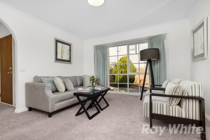 Photo - 1/114 Bogong Avenue, Glen Waverley VIC 3150 - Image 3