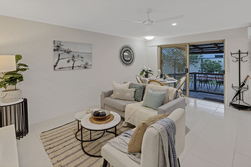 Photo - 1/114 Bundilla Boulevard, Mountain Creek QLD 4557 - Image 2