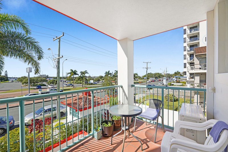 Photo - 11/140 Marine Parade, Southport QLD 4215 - Image 2