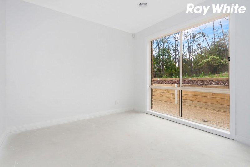 Photo - 11/143 Ahern Road, Pakenham VIC 3810 - Image 9