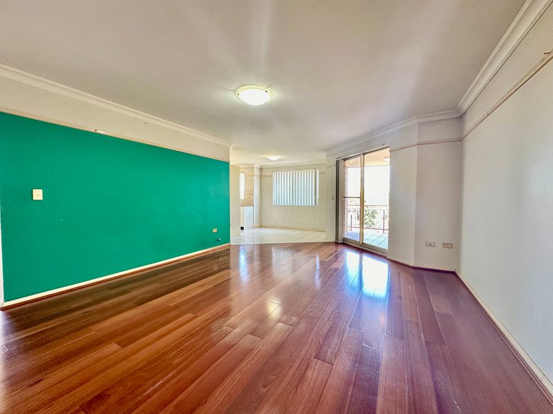 Photo - 11/15-23 Mowle Street, Westmead NSW 2145 - Image 6