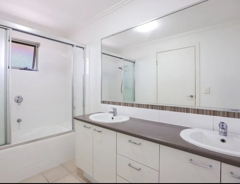 Photo - 11/15 Clark Street, Biggera Waters QLD 4216 - Image 10