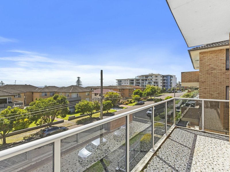 Photo - 11/15 Ocean Parade, The Entrance NSW 2261 - Image 6