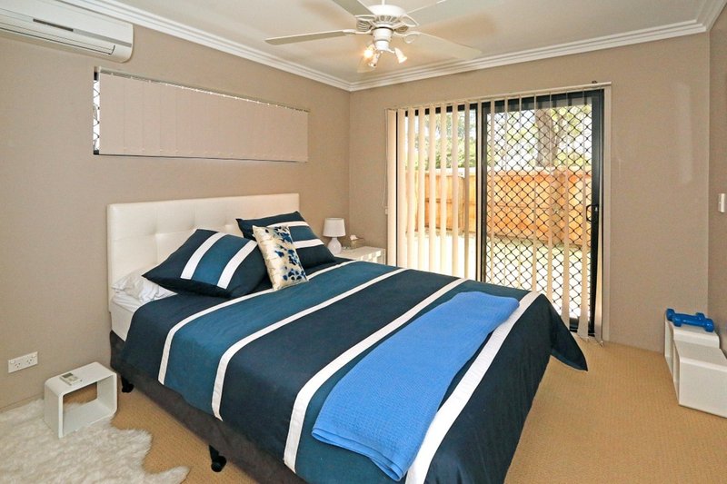 Photo - 11/15 Parkside Place, Norman Gardens QLD 4701 - Image 9