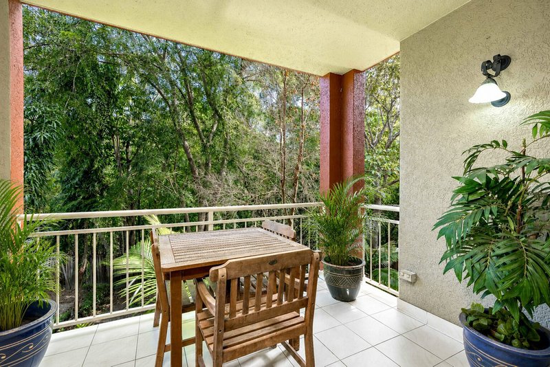 Photo - 1115/2-10 Greenslopes Street, Cairns North QLD 4870 - Image 2