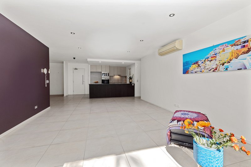 Photo - 1115/2 Activa Way, Hope Island QLD 4212 - Image 6