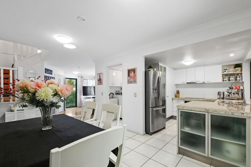 Photo - 11/156 Greenacre Drive, Arundel QLD 4214 - Image 6