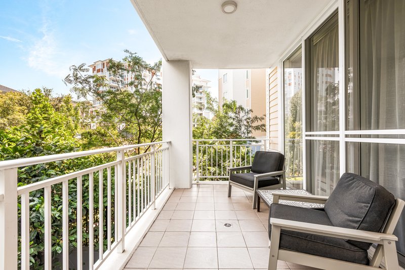 Photo - 111/58 Peninsula Drive, Breakfast Point NSW 2137 - Image 4