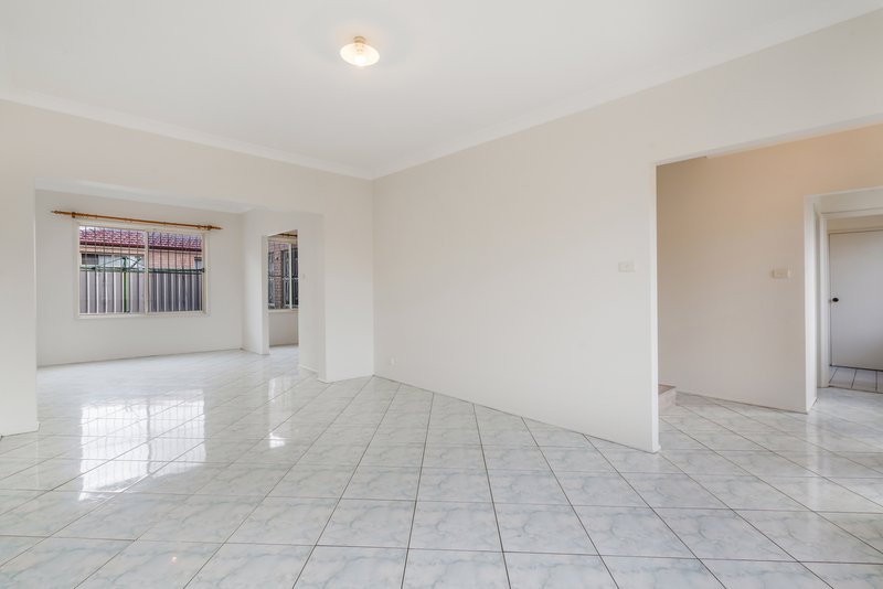 Photo - 11/16 Hedges Street, Fairfield NSW 2165 - Image 3