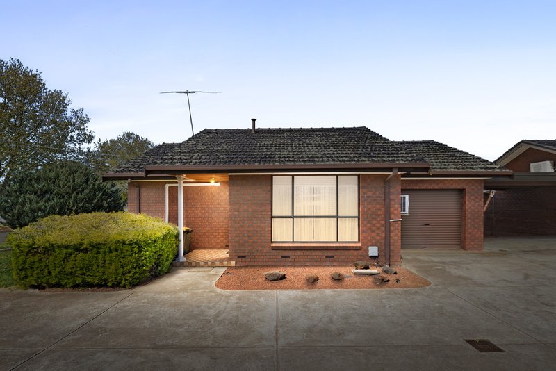 Photo - 1/117 Duncans Road, Werribee VIC 3030 - Image 1