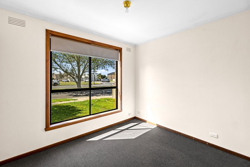 Photo - 1/117 Duncans Road, Werribee VIC 3030 - Image 11