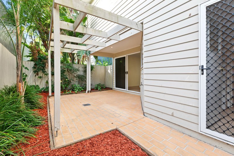 Photo - 1/117 Ekibin Road, Annerley QLD 4103 - Image 7