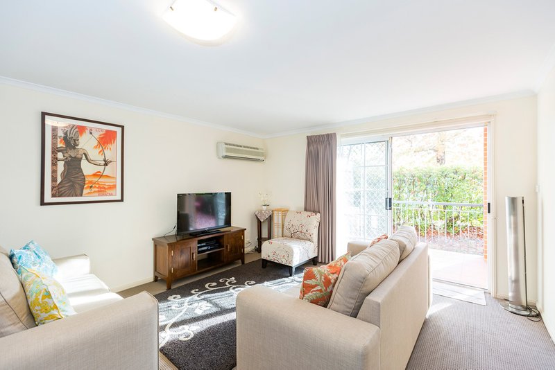 Photo - 11/17 Helemon Street, Braddon ACT 2612 - Image 2