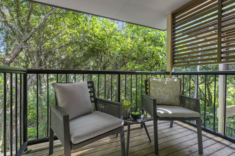 Photo - 1/117 Miskin Street, Toowong QLD 4066 - Image 8