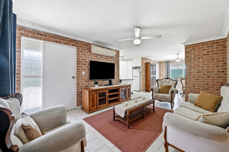 Photo - 11/17 Third Avenue, Macquarie Fields NSW 2564 - Image 6