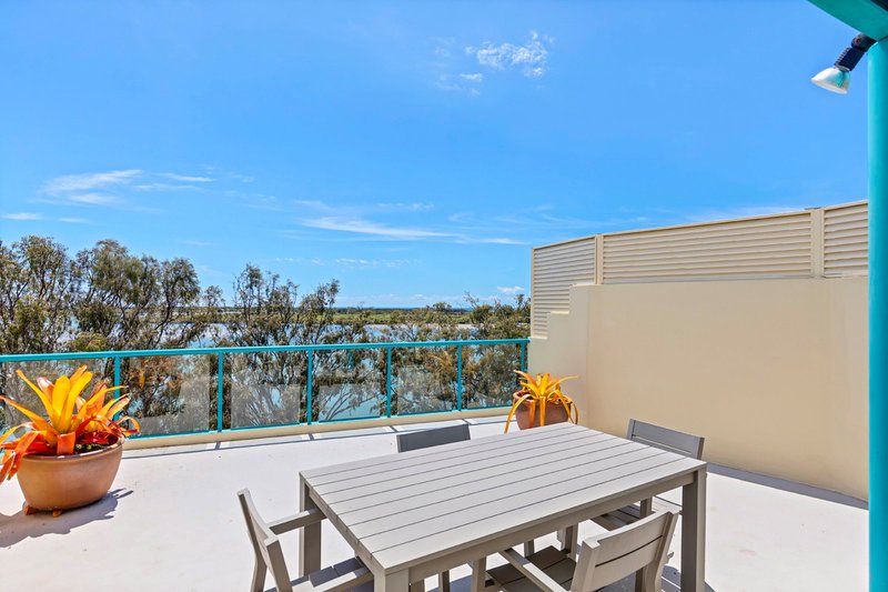 Photo - 11/18-22 Picnic Point Esplanade, Maroochydore QLD 4558 - Image 14