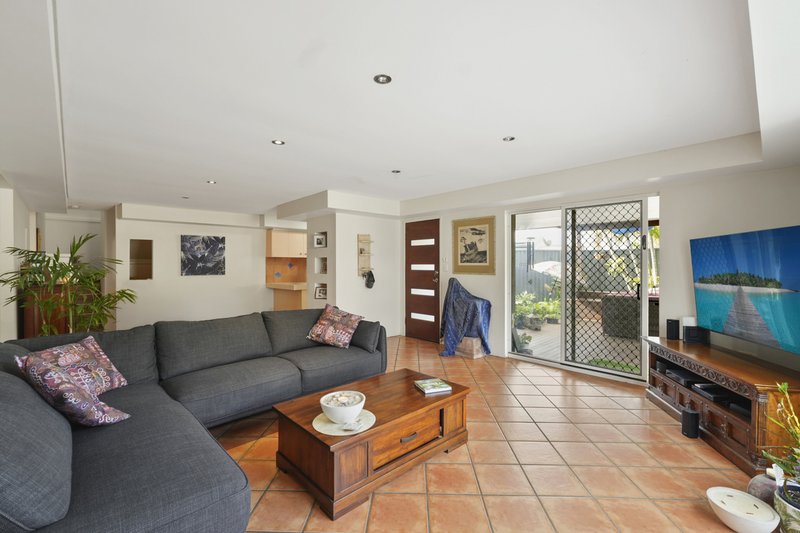 Photo - 1/118 Cottesloe Drive, Robina QLD 4226 - Image 4