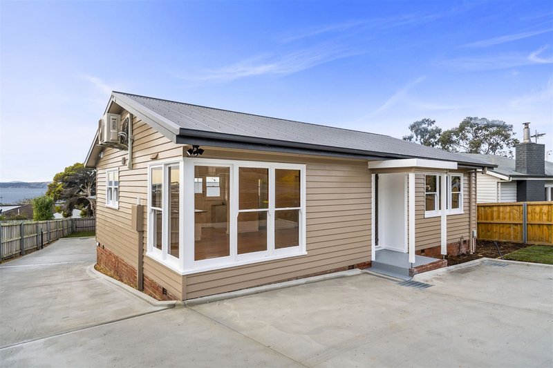 Photo - 1/118 Roslyn Avenue, Blackmans Bay TAS 7052 - Image 12