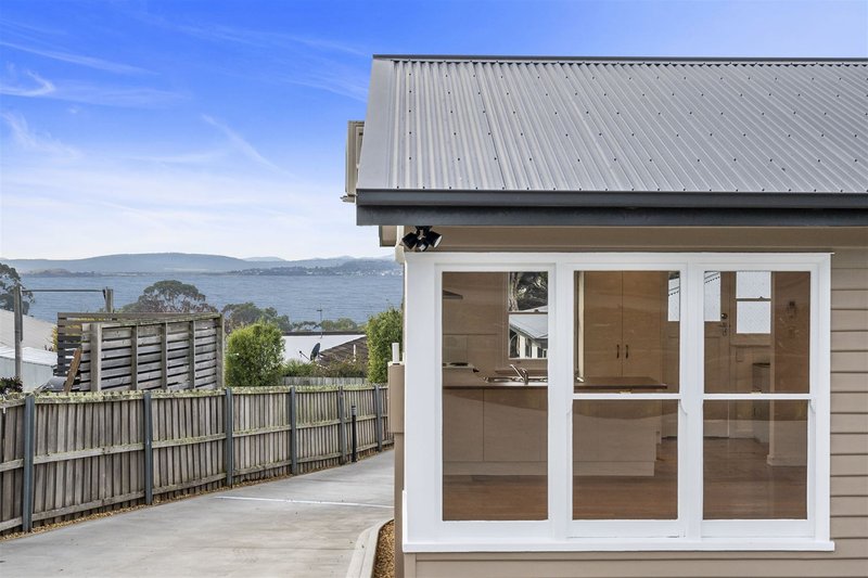 Photo - 1/118 Roslyn Avenue, Blackmans Bay TAS 7052 - Image 13