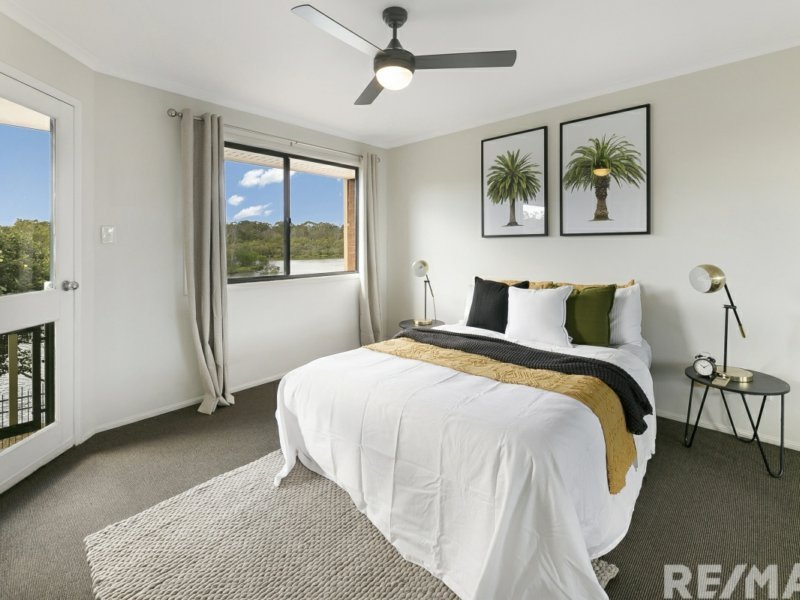 Photo - 11/18 Tallebudgera Creek Rd , Burleigh Heads QLD 4220 - Image 9