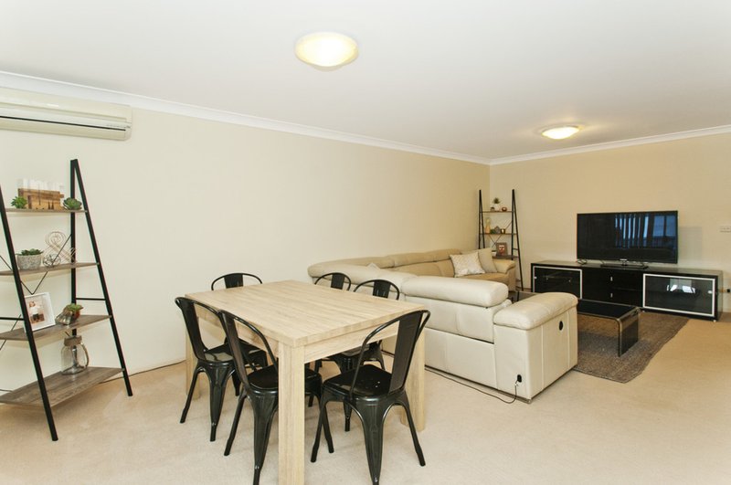 Photo - 11/19 Atchison Street, Wollongong NSW 2500 - Image 2