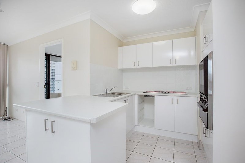 Photo - 11/19 Fern Street, Surfers Paradise QLD 4217 - Image 4