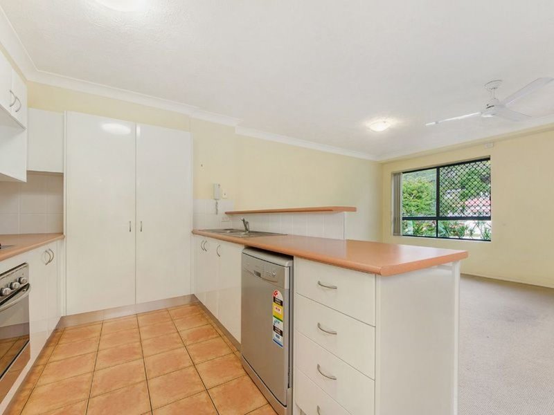 Photo - 11/19 George St East , Burleigh Heads QLD 4220 - Image 4