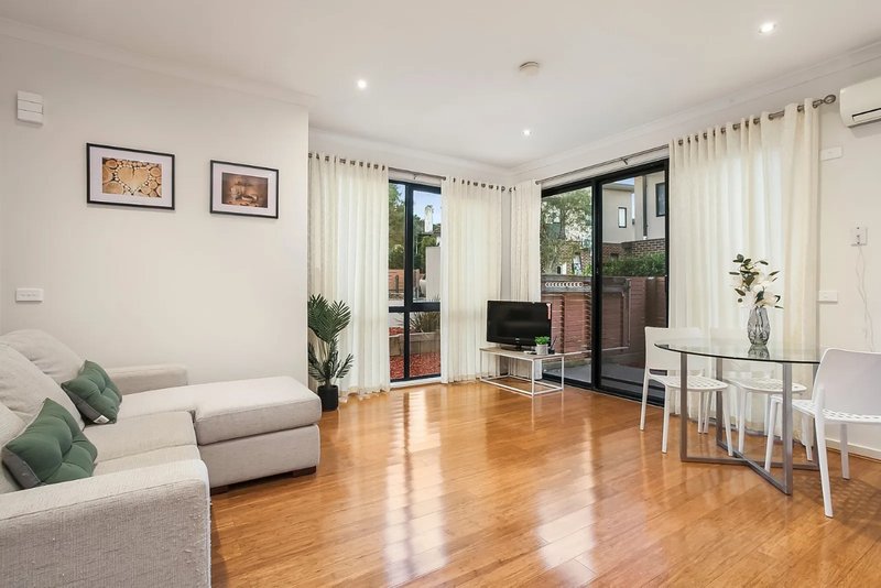 Photo - 11/19 Hughes Street, Burwood VIC 3125 - Image 2