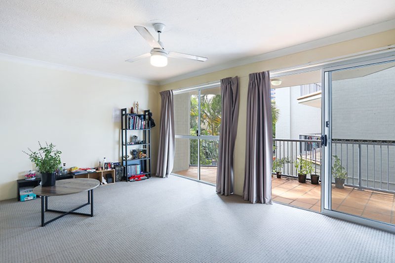 Photo - 11/19 Monaco Street, Surfers Paradise QLD 4217 - Image 2