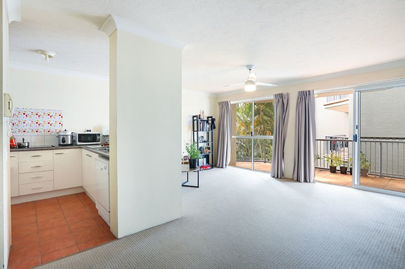 Photo - 11/19 Monaco Street, Surfers Paradise QLD 4217 - Image 3