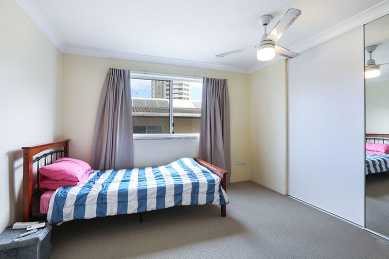 Photo - 11/19 Monaco Street, Surfers Paradise QLD 4217 - Image 4