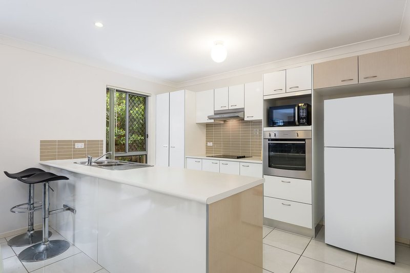 Photo - 11/19 Platinum Place, Oxley QLD 4075 - Image 3