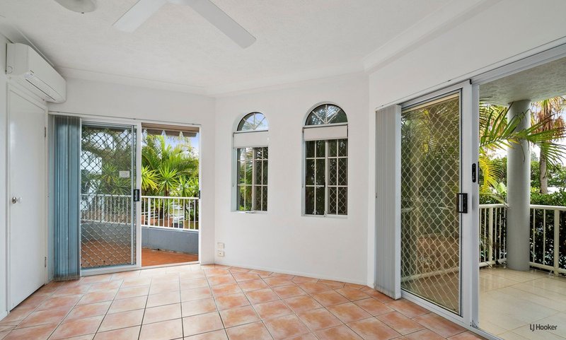 Photo - 1/12-14 Venice Street, Mermaid Beach QLD 4218 - Image 2