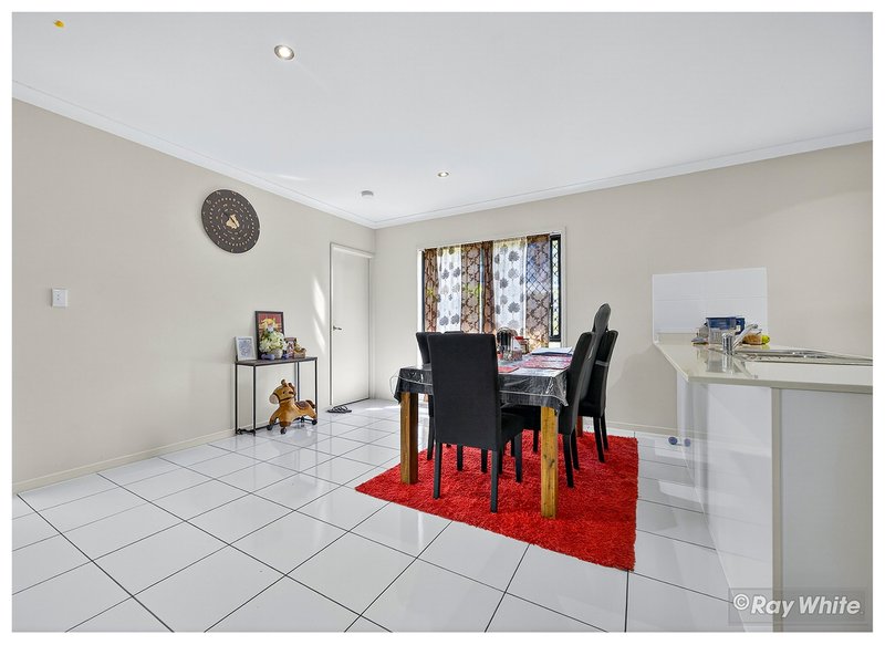 Photo - 1/12-16 Elphinstone Street, Berserker QLD 4701 - Image 4