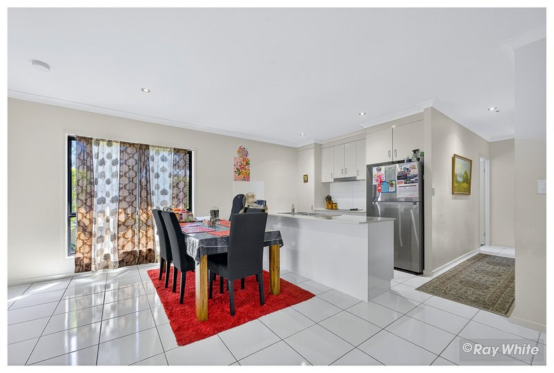 Photo - 1/12-16 Elphinstone Street, Berserker QLD 4701 - Image 5