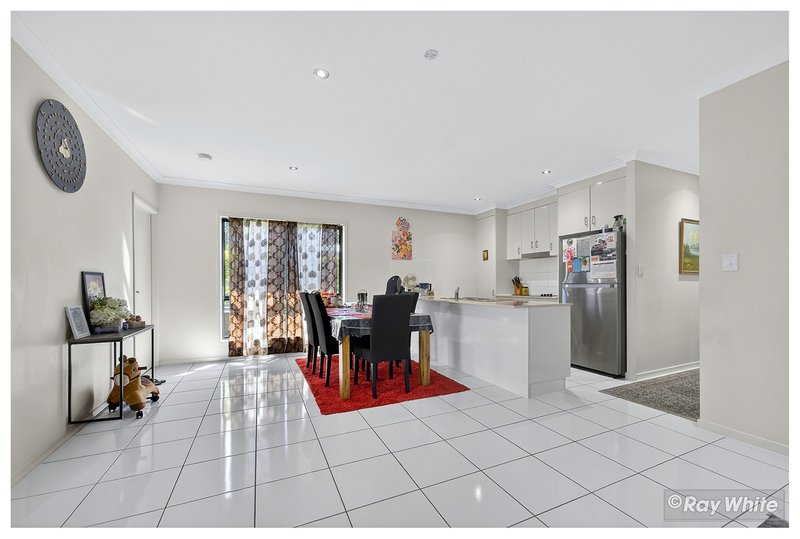 Photo - 1/12-16 Elphinstone Street, Berserker QLD 4701 - Image 6