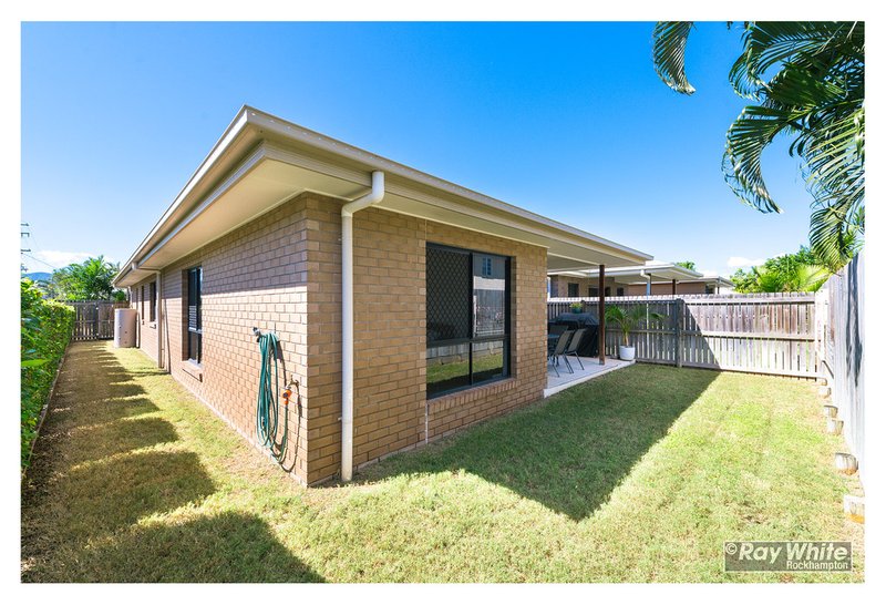 Photo - 1/12-16 Elphinstone Street, Berserker QLD 4701 - Image 13