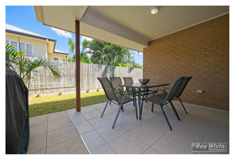 Photo - 1/12-16 Elphinstone Street, Berserker QLD 4701 - Image 15