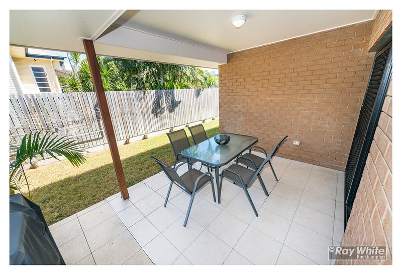 Photo - 1/12-16 Elphinstone Street, Berserker QLD 4701 - Image 24