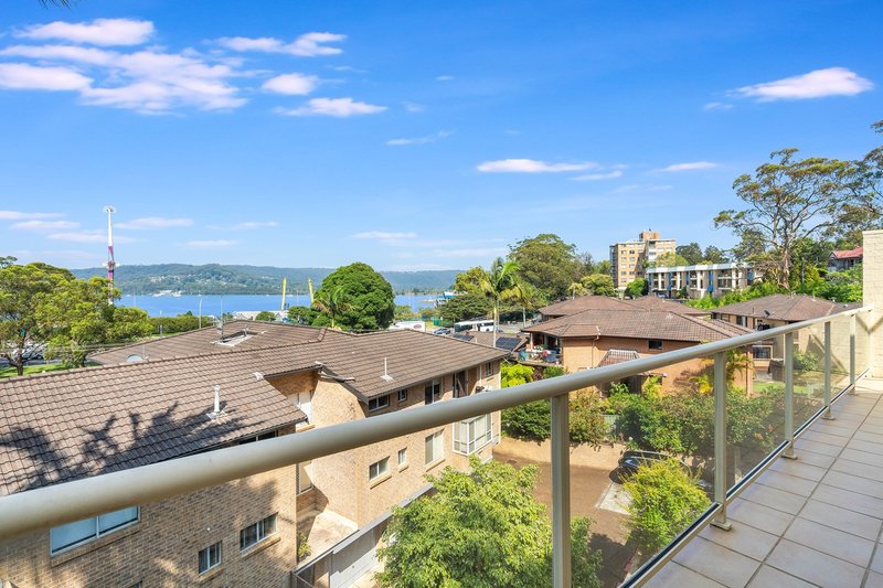 Photo - 11/2-4 Mulkarra Avenue, Gosford NSW 2250 - Image 7